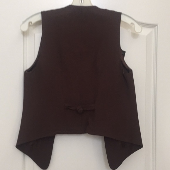 Vest - Picture 3 of 4